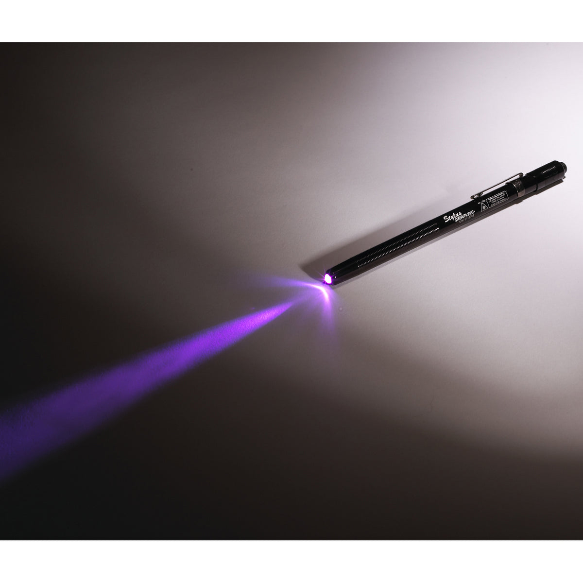 Streamlight 65069 Stylus UV LED Pen Light with 3-AAAA Batteries, Black並行輸入 Stylus Pro® USB UV | Rechargeable UV Penlight | Streamlight®